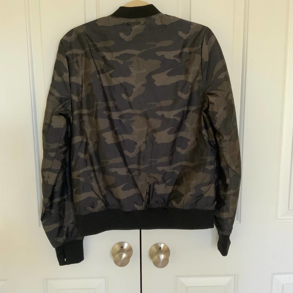 Blanc Noir Reversible Bomber Jacket Camo Navy Small NWT - Picture 10 of 12